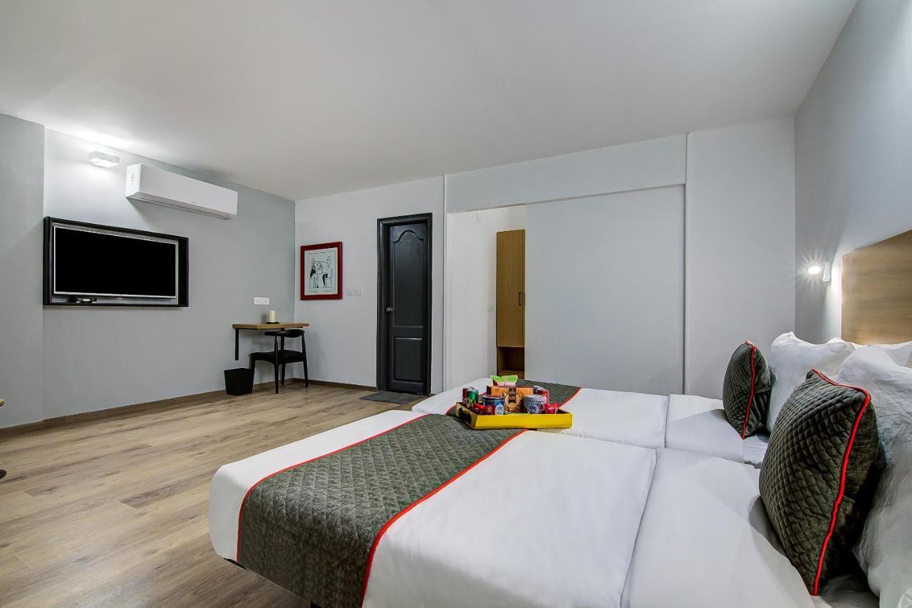 Oyo Townhouse 42 Urvashi Theatre Hotel Chennai Luaran gambar