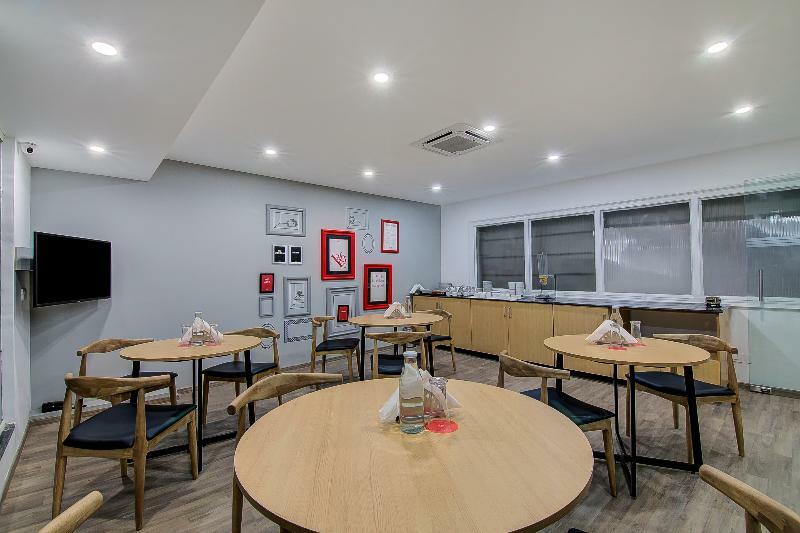 Oyo Townhouse 42 Urvashi Theatre Hotel Chennai Luaran gambar