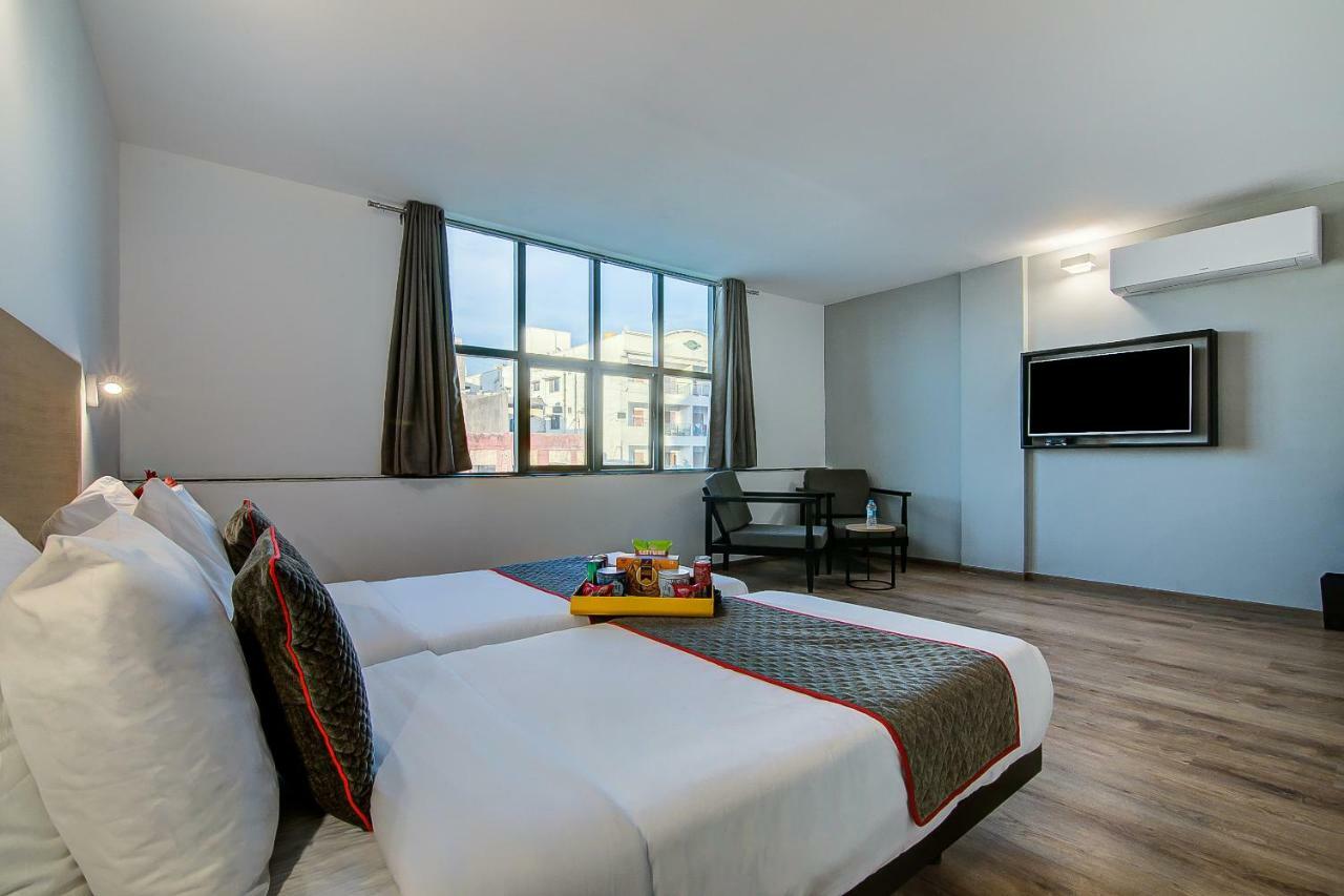 Oyo Townhouse 42 Urvashi Theatre Hotel Chennai Luaran gambar