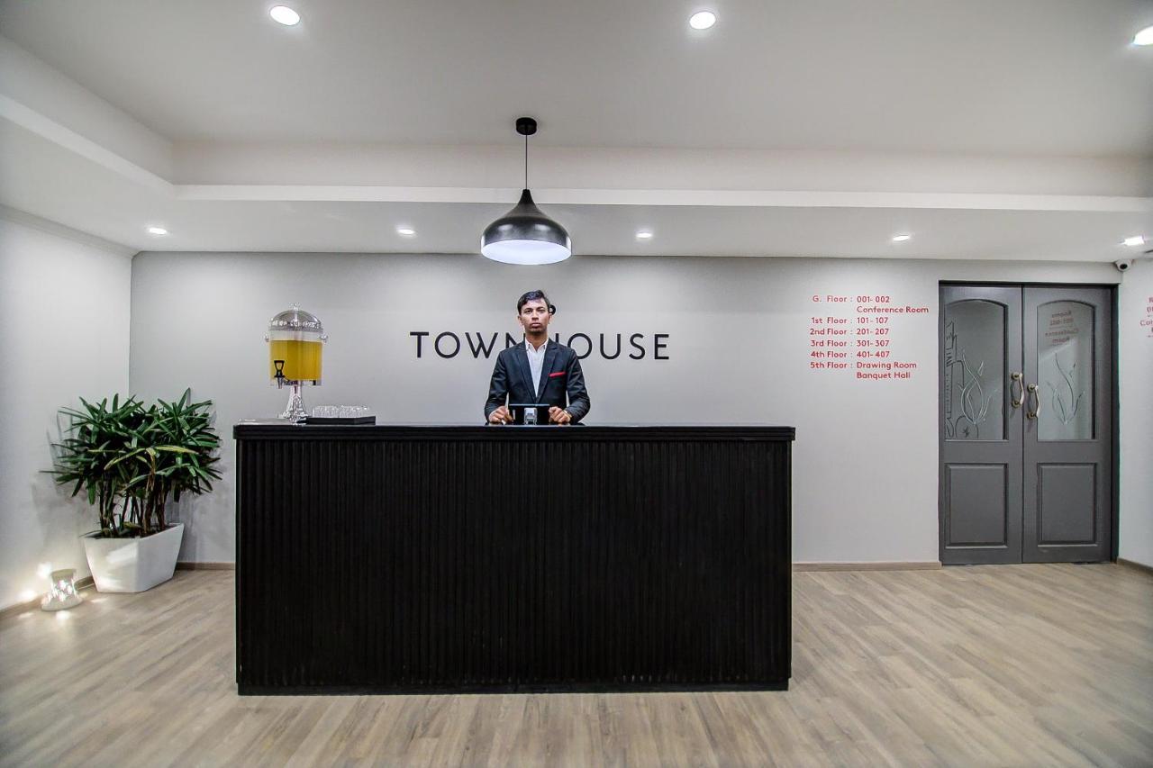 Oyo Townhouse 42 Urvashi Theatre Hotel Chennai Luaran gambar