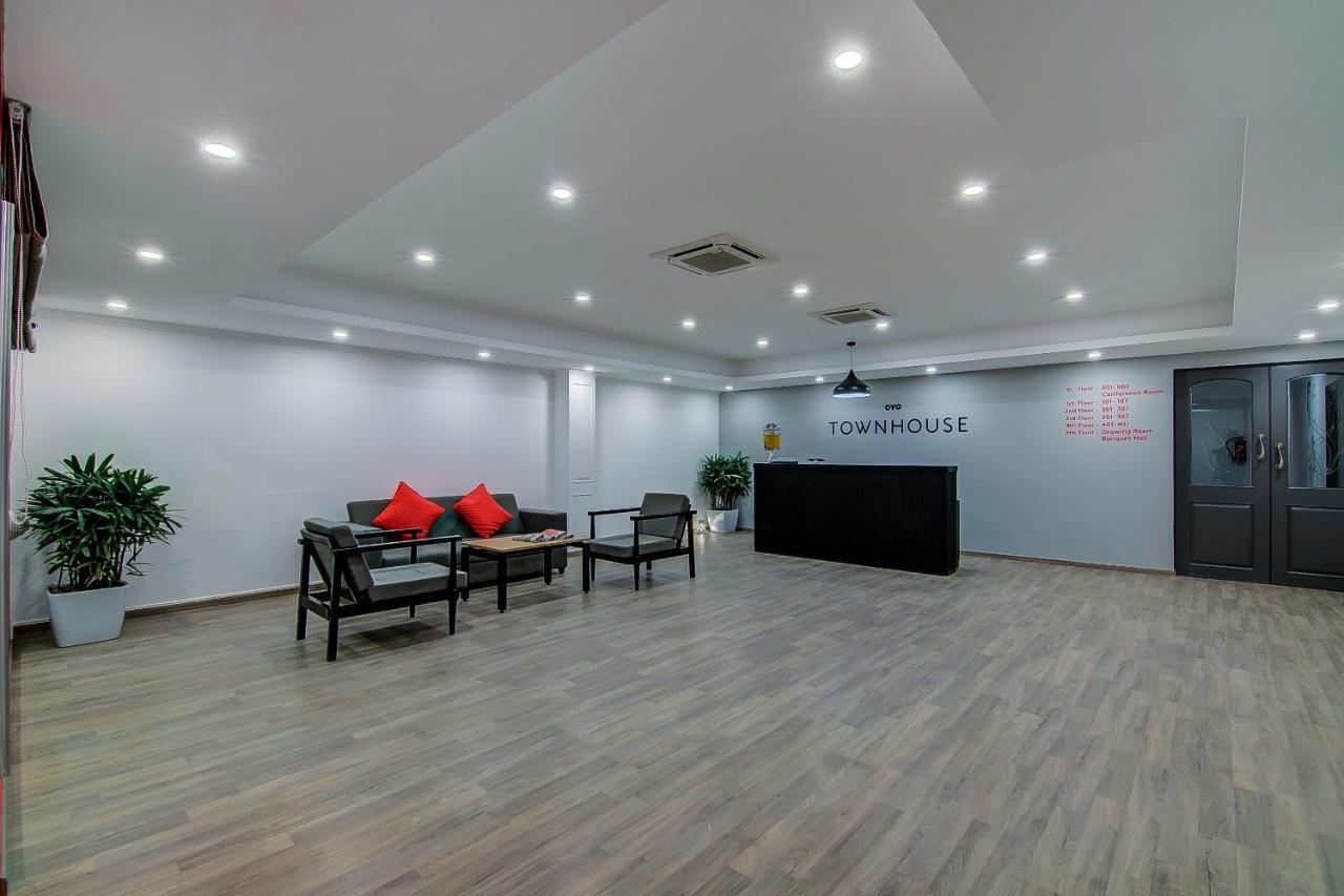Oyo Townhouse 42 Urvashi Theatre Hotel Chennai Luaran gambar