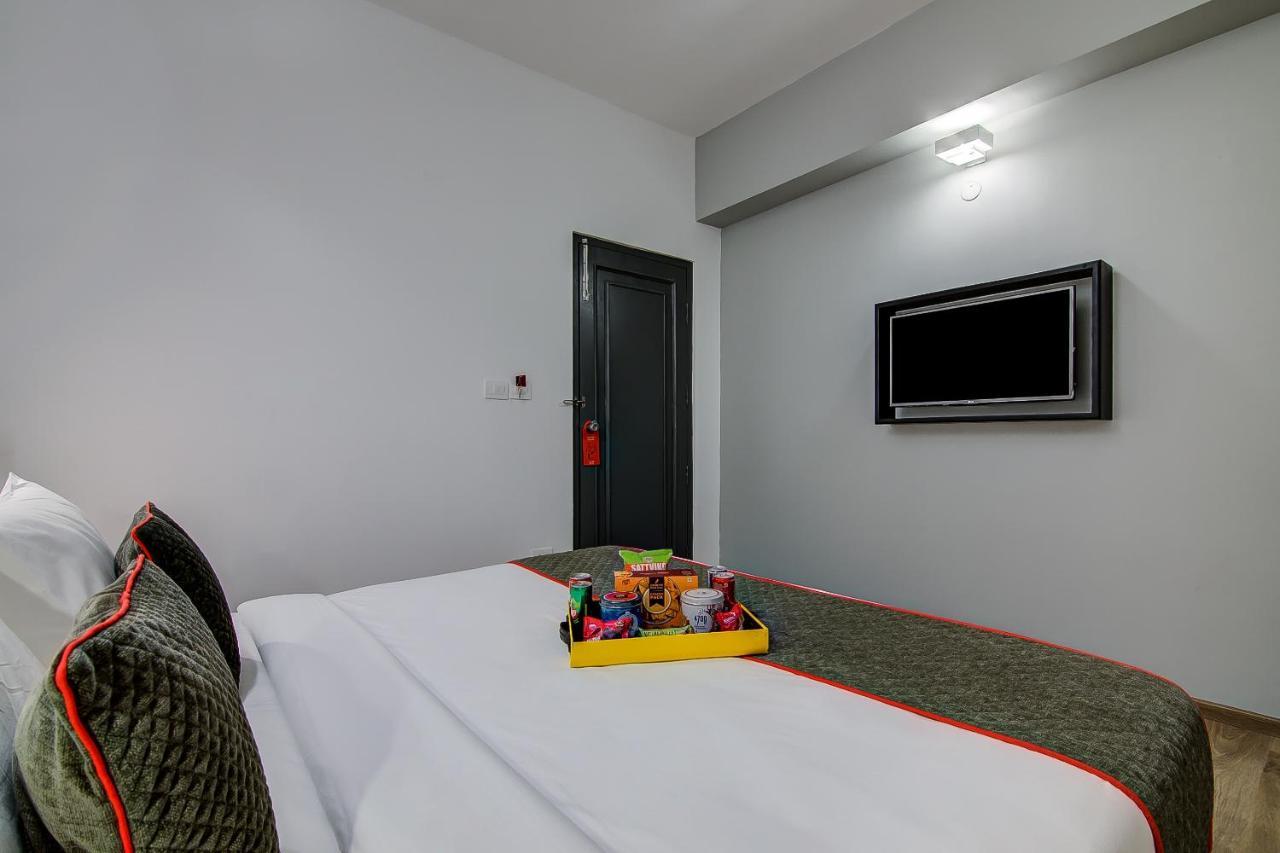 Oyo Townhouse 42 Urvashi Theatre Hotel Chennai Luaran gambar